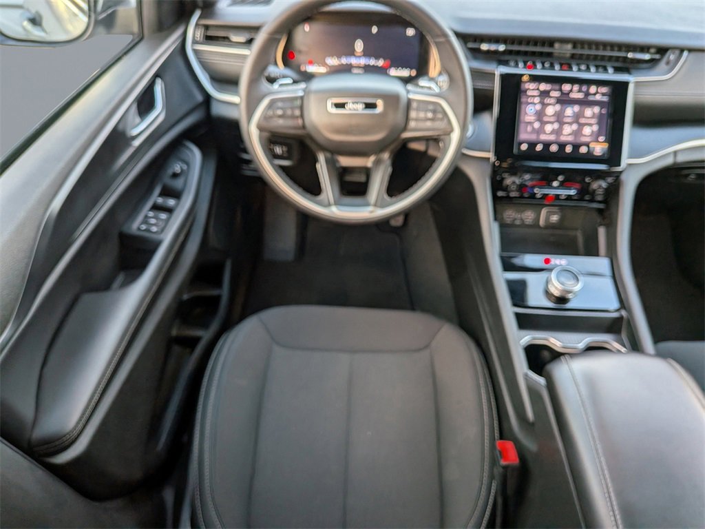 Used 2024 Jeep Grand Cherokee L Laredo w/ Luxury Tech Group I image 19