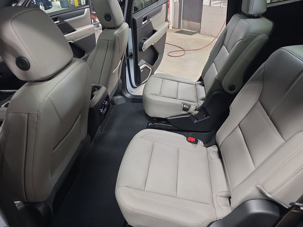 New 2026 GMC Acadia Elevation w/ Super Cruise Package image 15