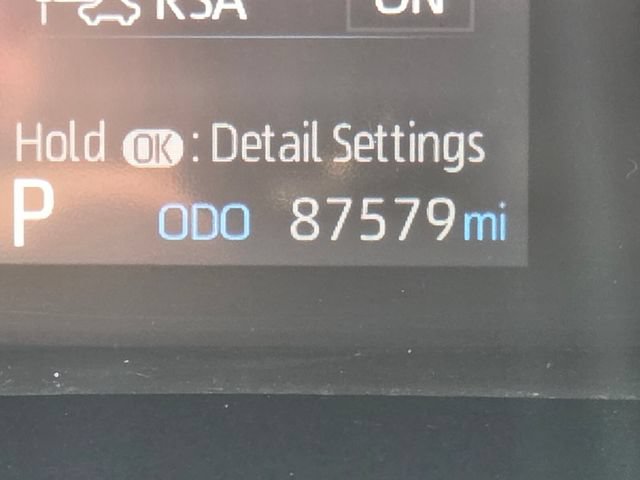 Used 2022 Toyota RAV4 XLE w/ Convenience Package FWD image 31