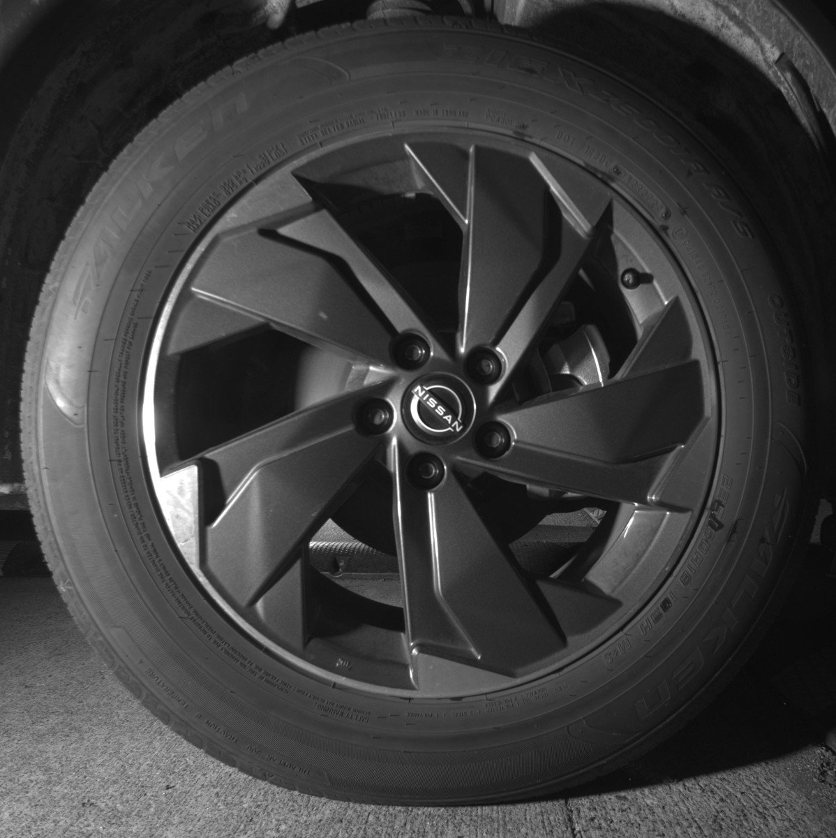 Used 2025 Nissan Rogue SV image 13