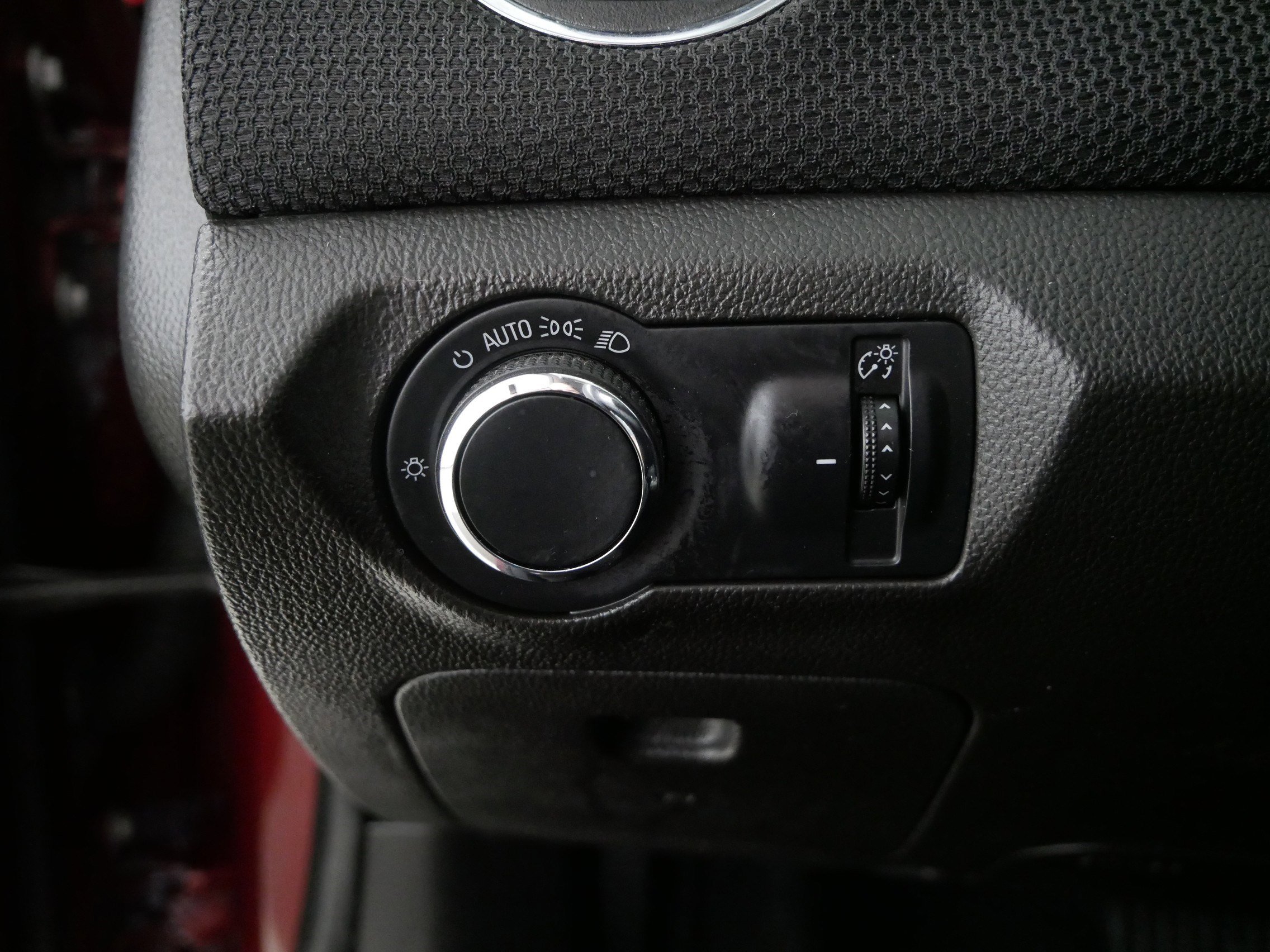 Used 2015 Chevrolet Cruze LT image 26