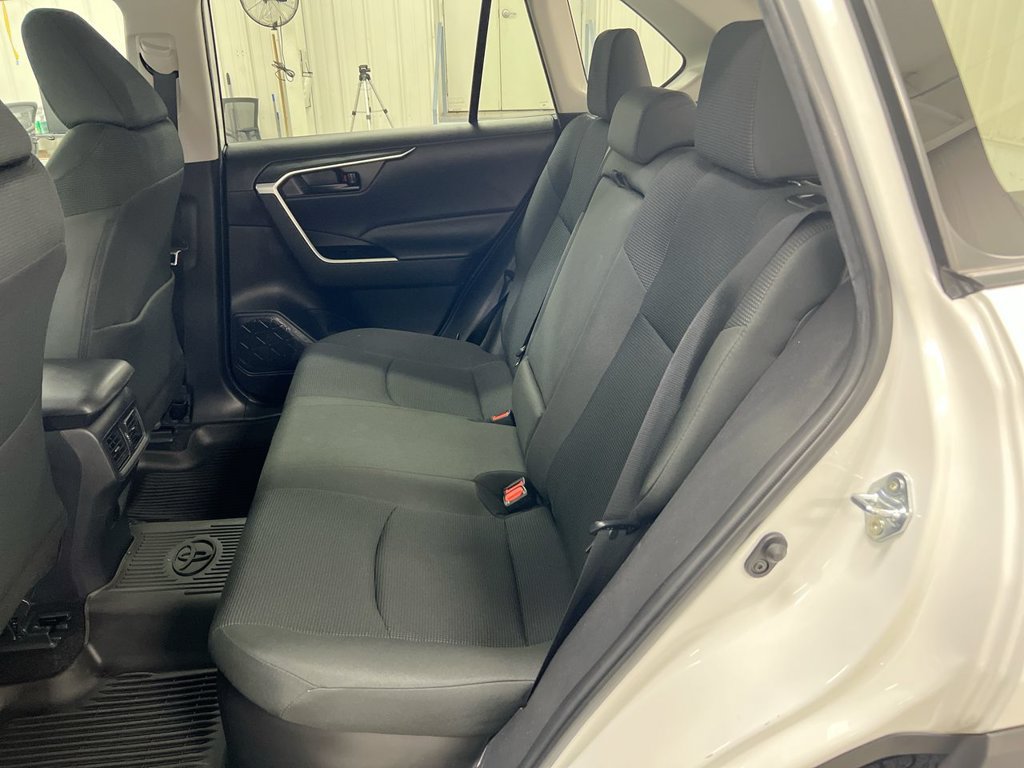 Used 2024 Toyota RAV4 LE AWD/4WD image 22