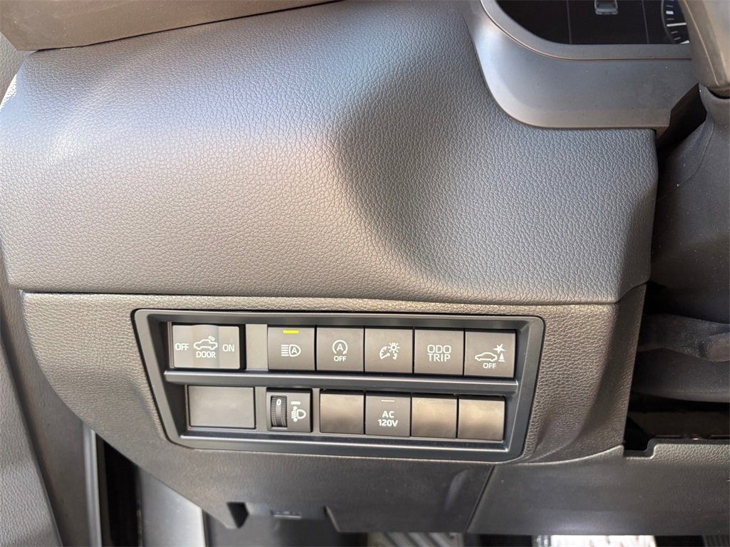 Used 2025 Toyota Tundra Limited image 23