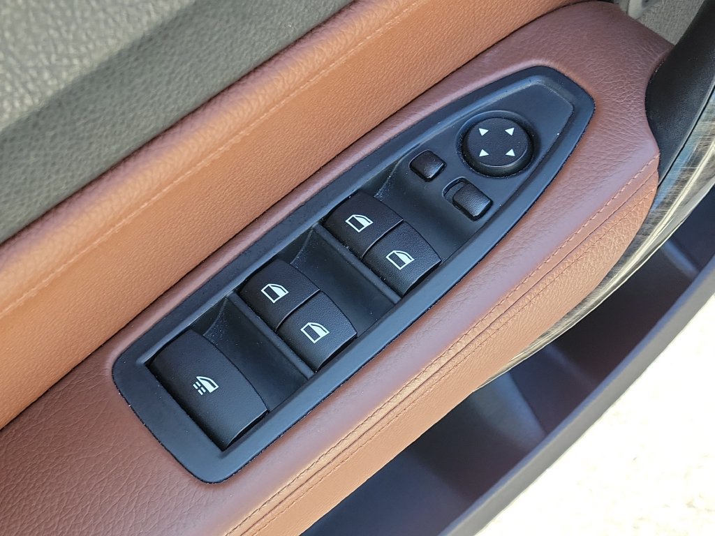 Used 2015 BMW 228i Convertible RWD image 15