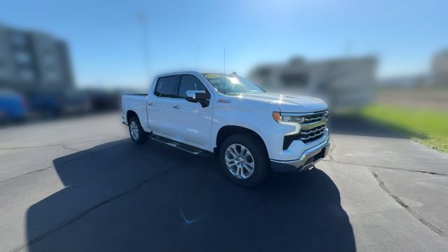 Used 2022 Chevrolet Silverado 1500 LTZ AWD/4WD image 2