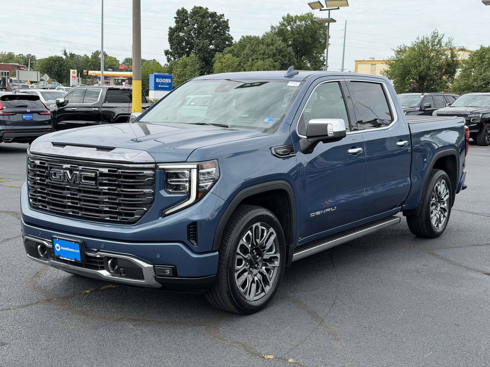 Used 2024 GMC Sierra 1500 Denali Ultimate AWD/4WD image 4