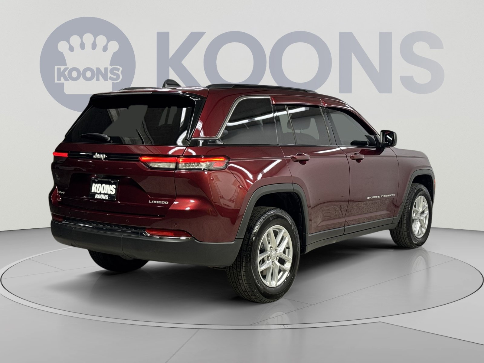 Used 2025 Jeep Grand Cherokee Laredo AWD/4WD image 20