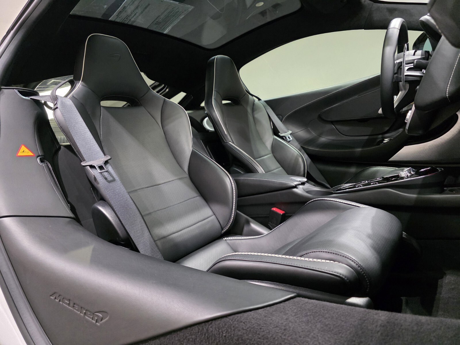 Used 2023 McLaren GT RWD image 20