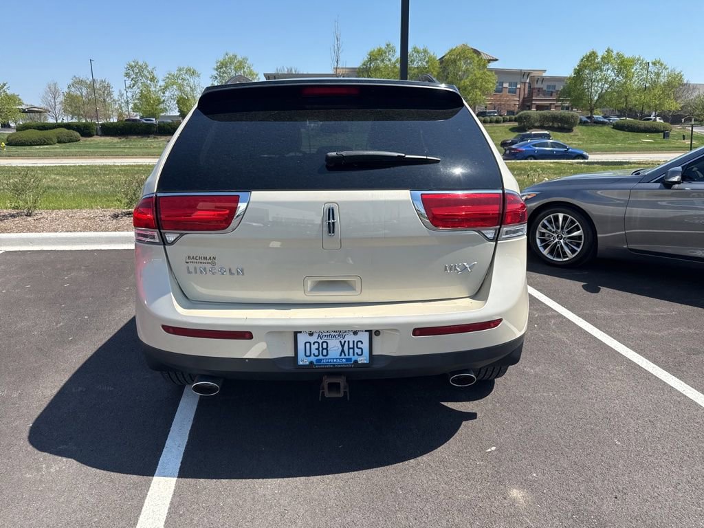 Used 2014 Lincoln MKX FWD image 7