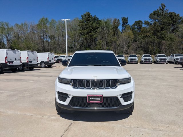 Used 2025 Jeep Grand Cherokee Laredo w/ MOPAR Finishing Package video 2