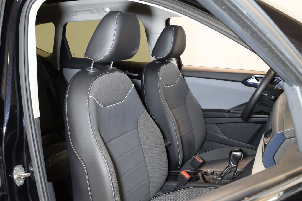 Used 2023 Volkswagen Taos SE w/ Panoramic Sunroof Package AWD/4WD image 31