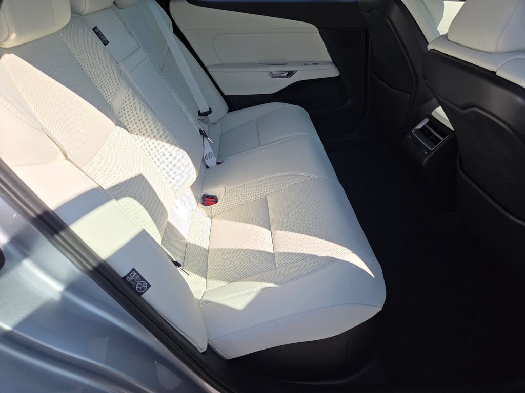 New 2026 Lexus ES 350h AWD image 5