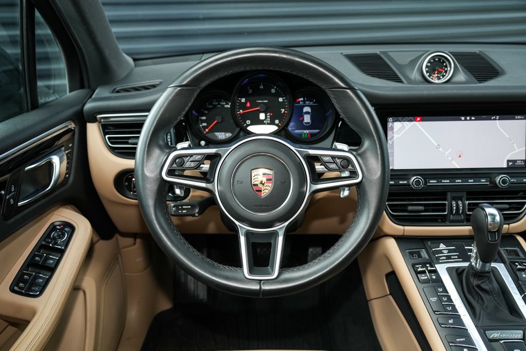 Certified 2021 Porsche Macan AWD/4WD image 29