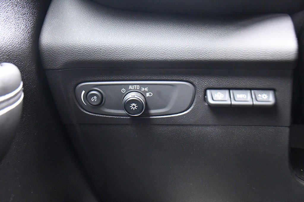 Used 2021 Buick Envision Essence w/ Technology Package I image 27