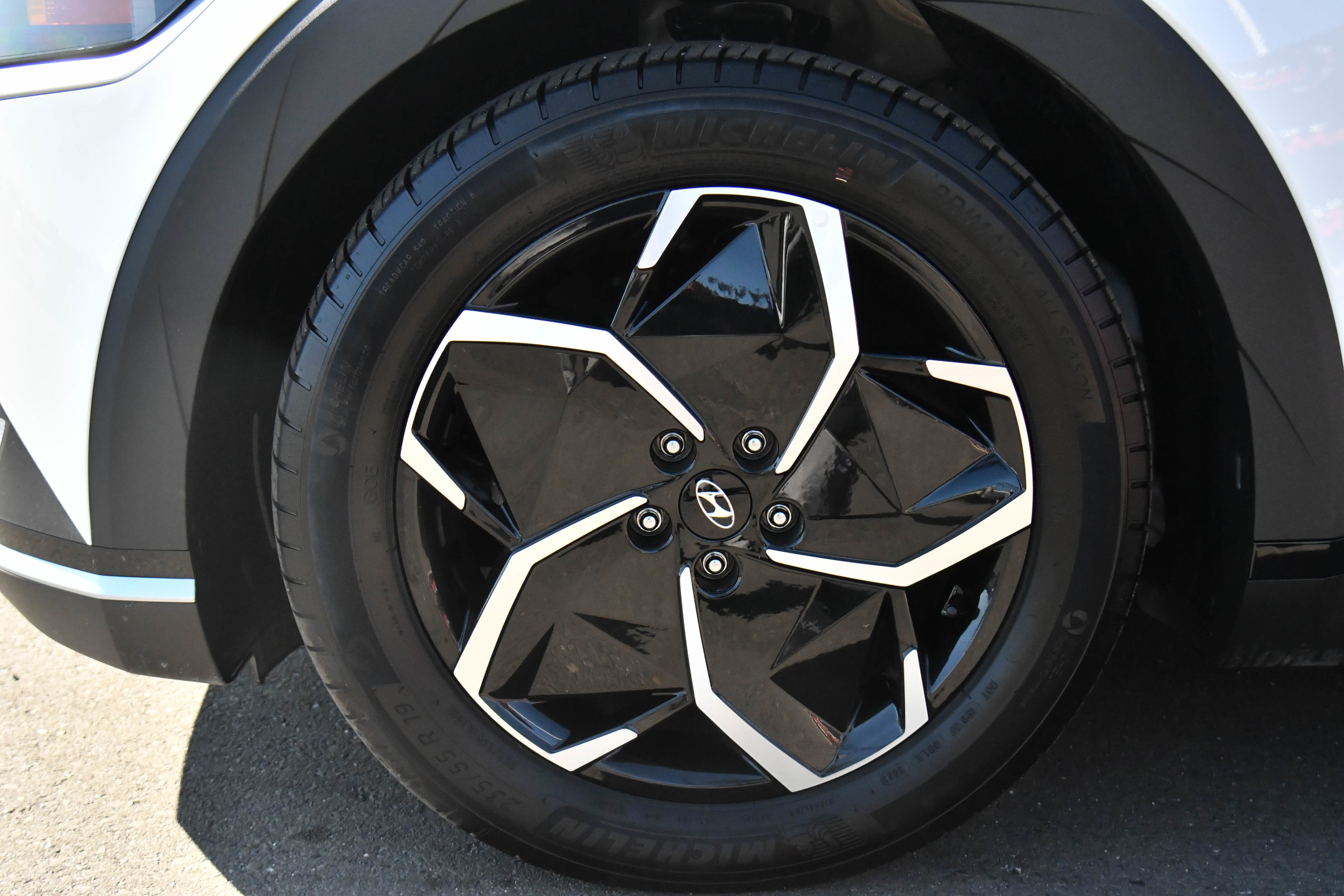 Used 2024 Hyundai Ioniq 5 SE image 12