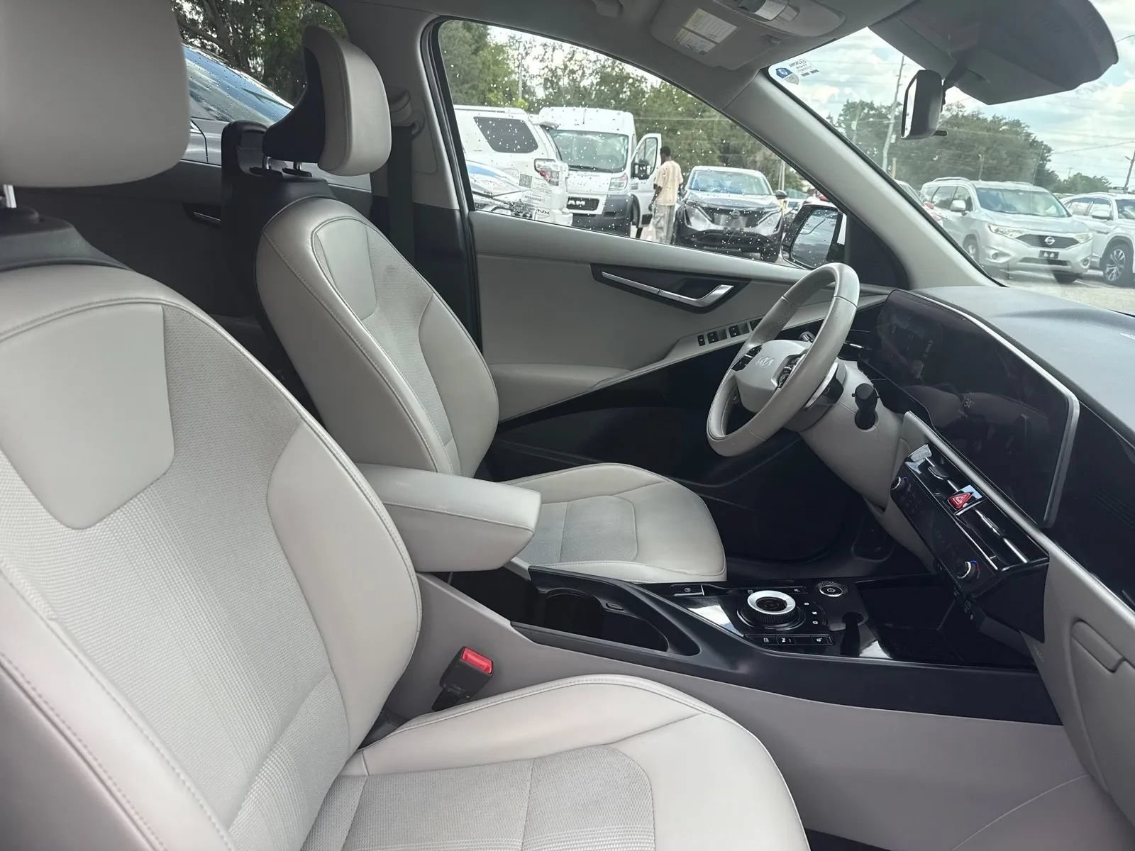 Used 2023 Kia Niro Wind FWD image 14