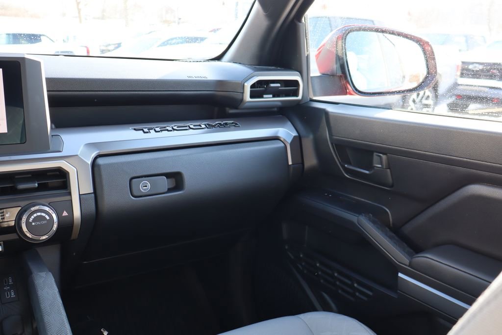 Used 2025 Toyota Tacoma TRD Sport image 39