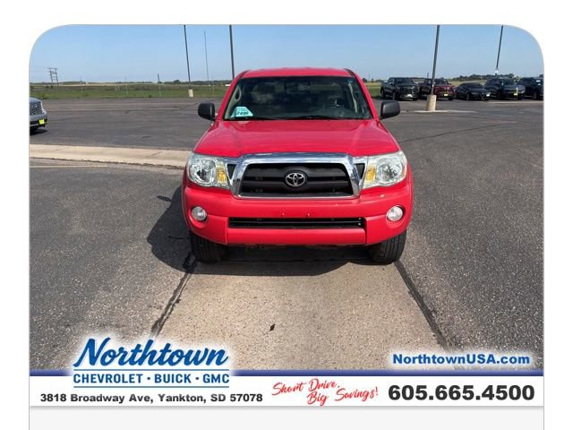 Used 2005 Toyota Tacoma PreRunner image 2