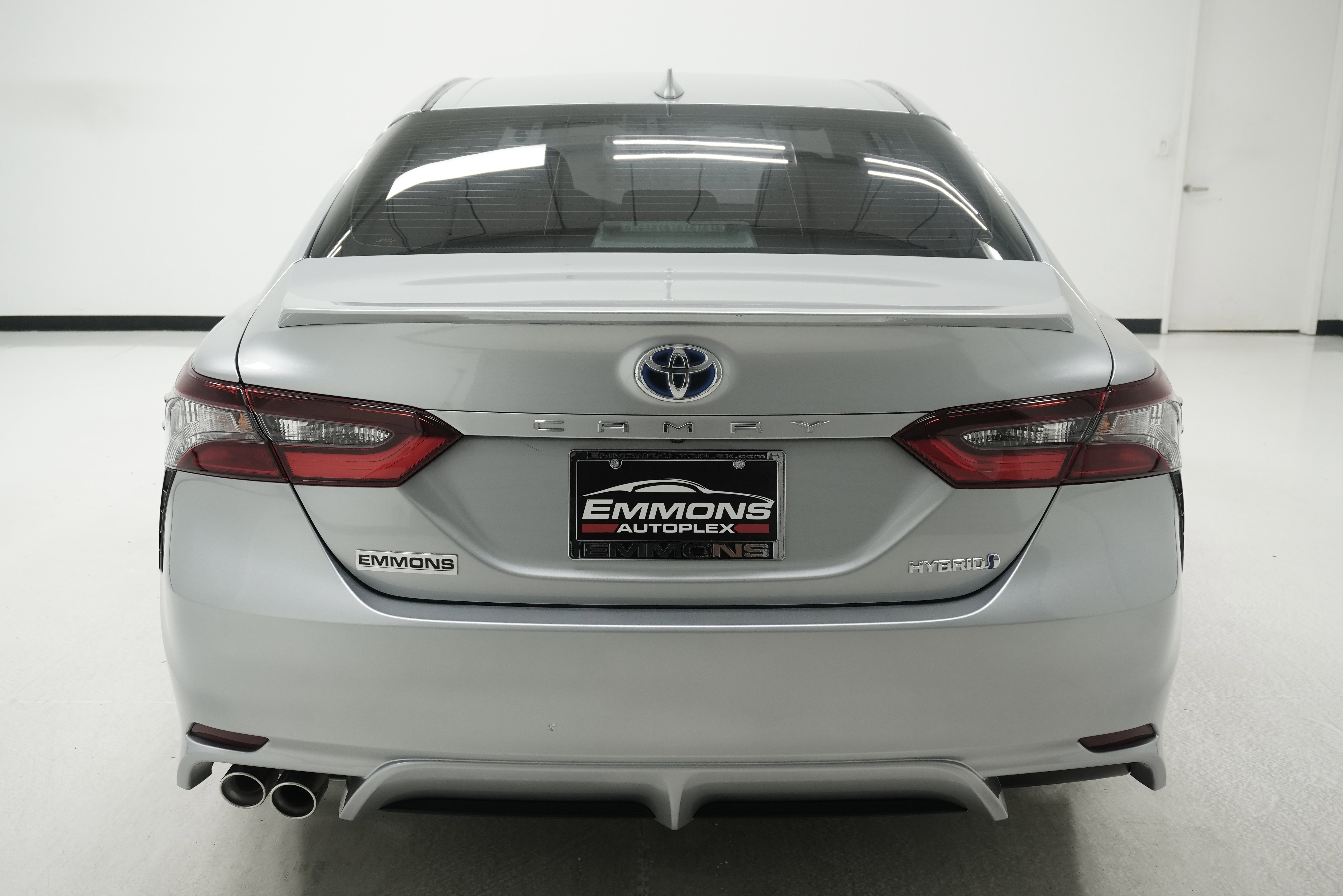 Used 2024 Toyota Camry SE FWD image 5