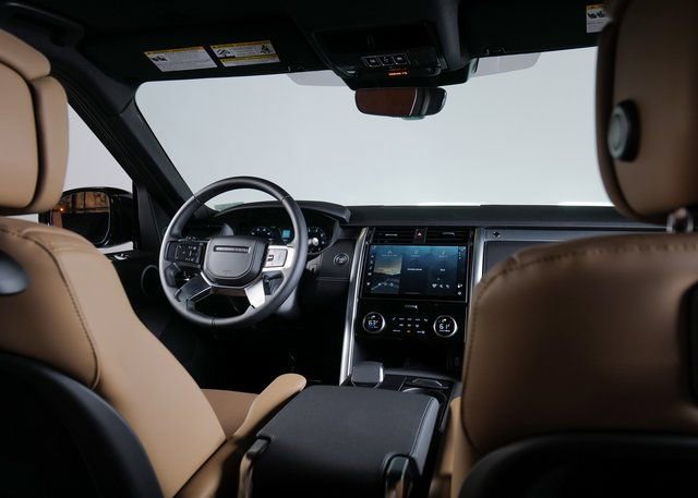 New 2026 Land Rover Discovery Limited Edition image 12