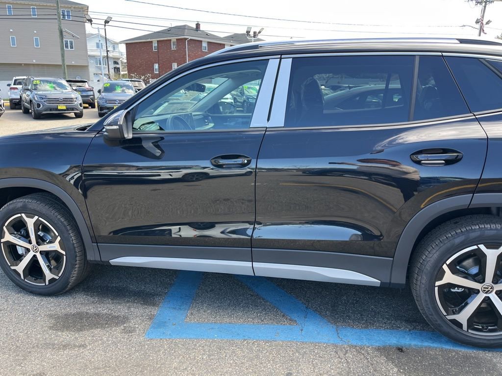 New 2026 Volkswagen Tiguan SE image 19