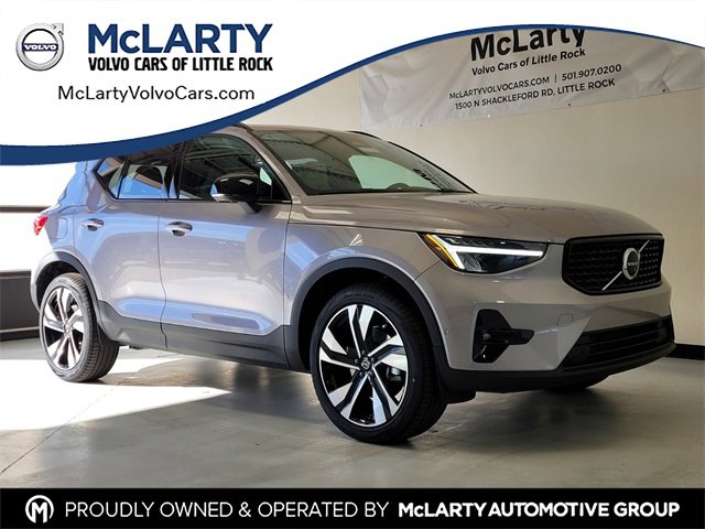 New 2026 Volvo XC40 B4 Plus w/ Climate Package