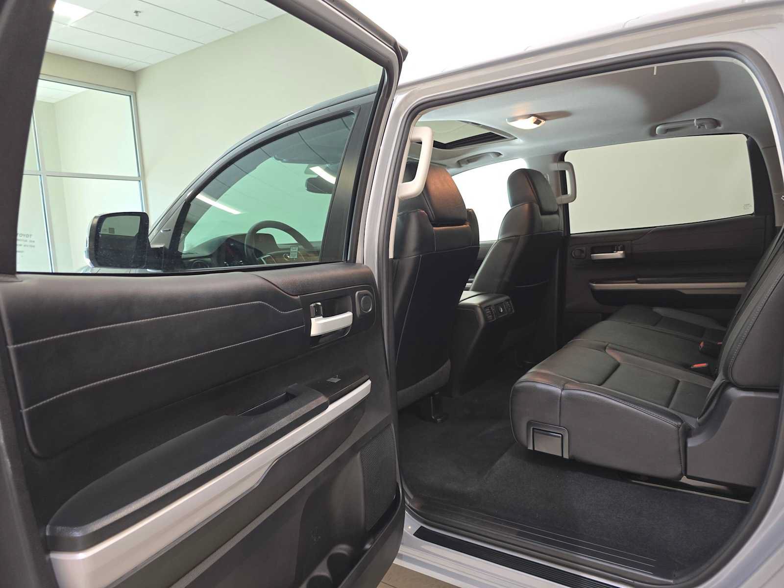 Used 2019 Toyota Tundra Limited w/ Limited Premium Package AWD/4WD image 24