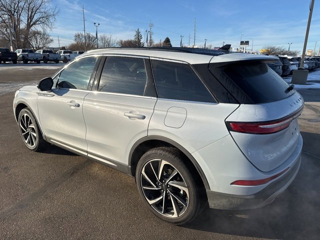 Used 2025 Lincoln Corsair Reserve image 6