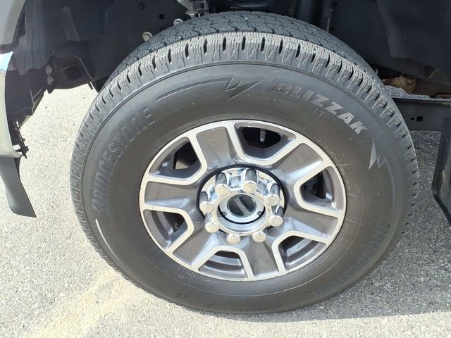 Used 2023 Ford F250 Lariat w/ Snow Plow Prep Package image 9