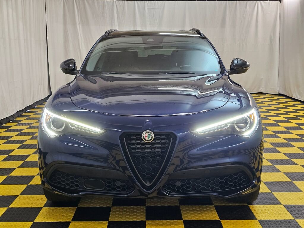 Used 2021 Alfa Romeo Stelvio Sprint w/ Nero Edizione image 8
