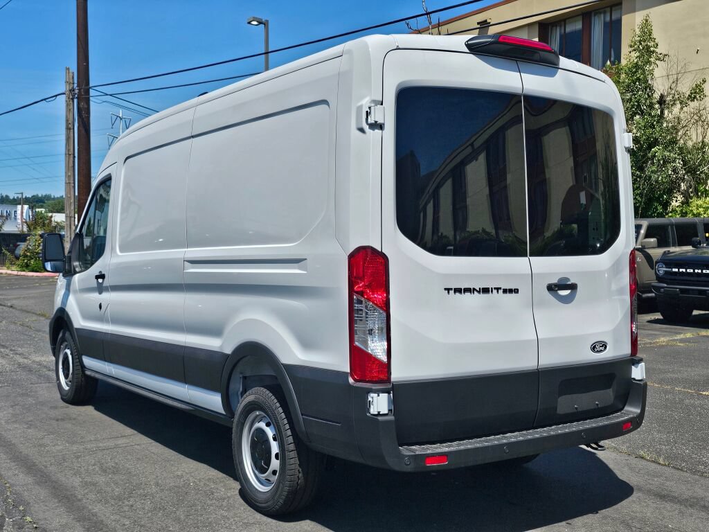 New 2026 Ford Transit 250 148 Medium Roof RWD image 3
