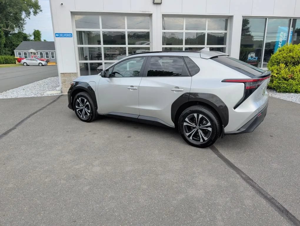Used 2024 Toyota bZ4X AWD w/ Weather Package image 5