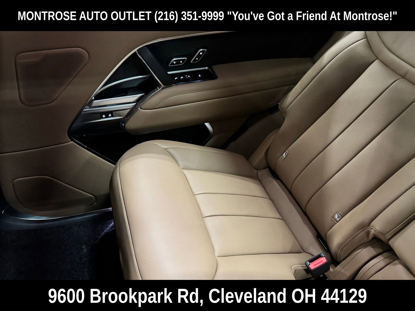 New 2026 Land Rover Range Rover Long Wheelbase SE image 28