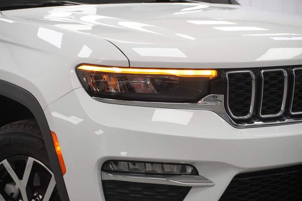 Certified 2025 Jeep Grand Cherokee Limited AWD/4WD image 6