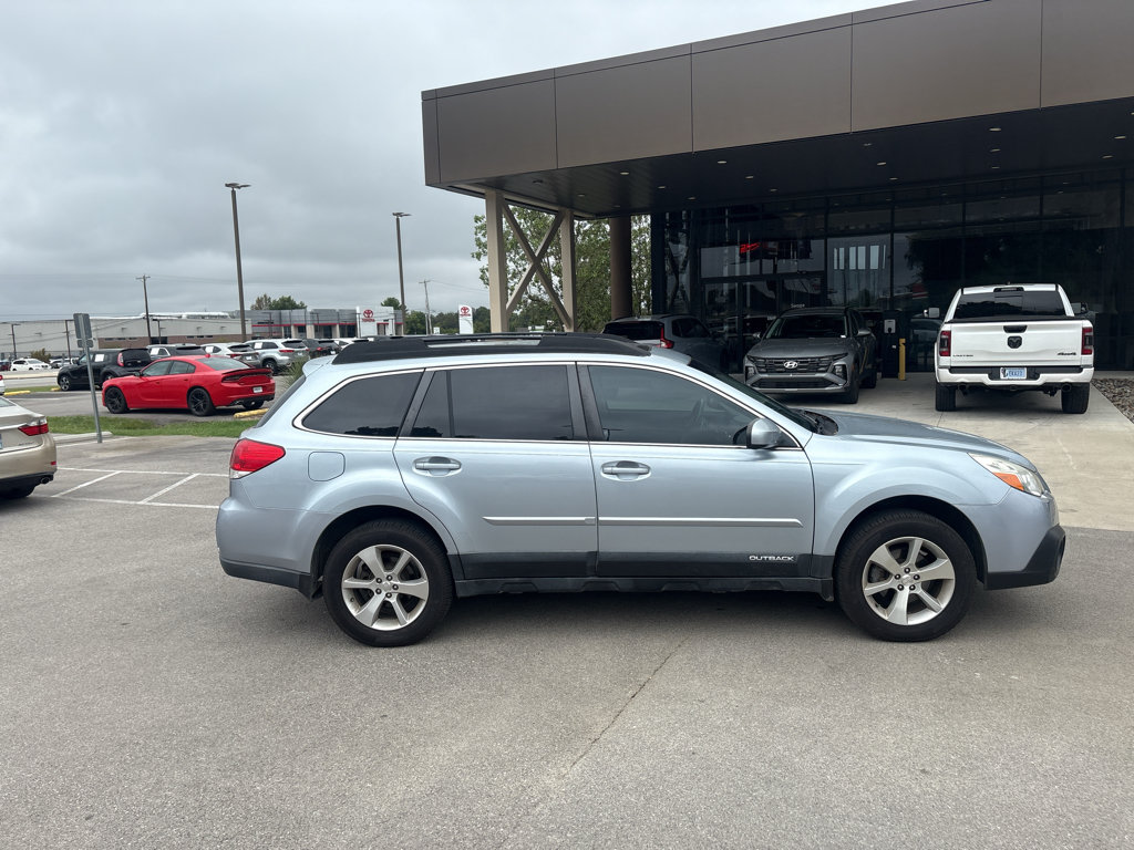 Used 2014 Subaru Outback 2.5i Limited w/ Moonroof Package AWD/4WD image 8