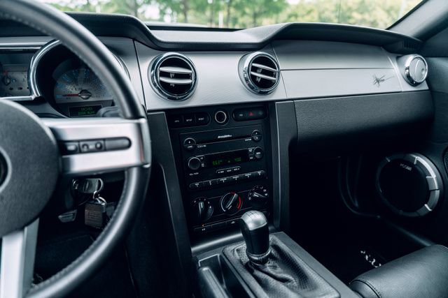 Used 2005 Ford Mustang GT RWD image 32