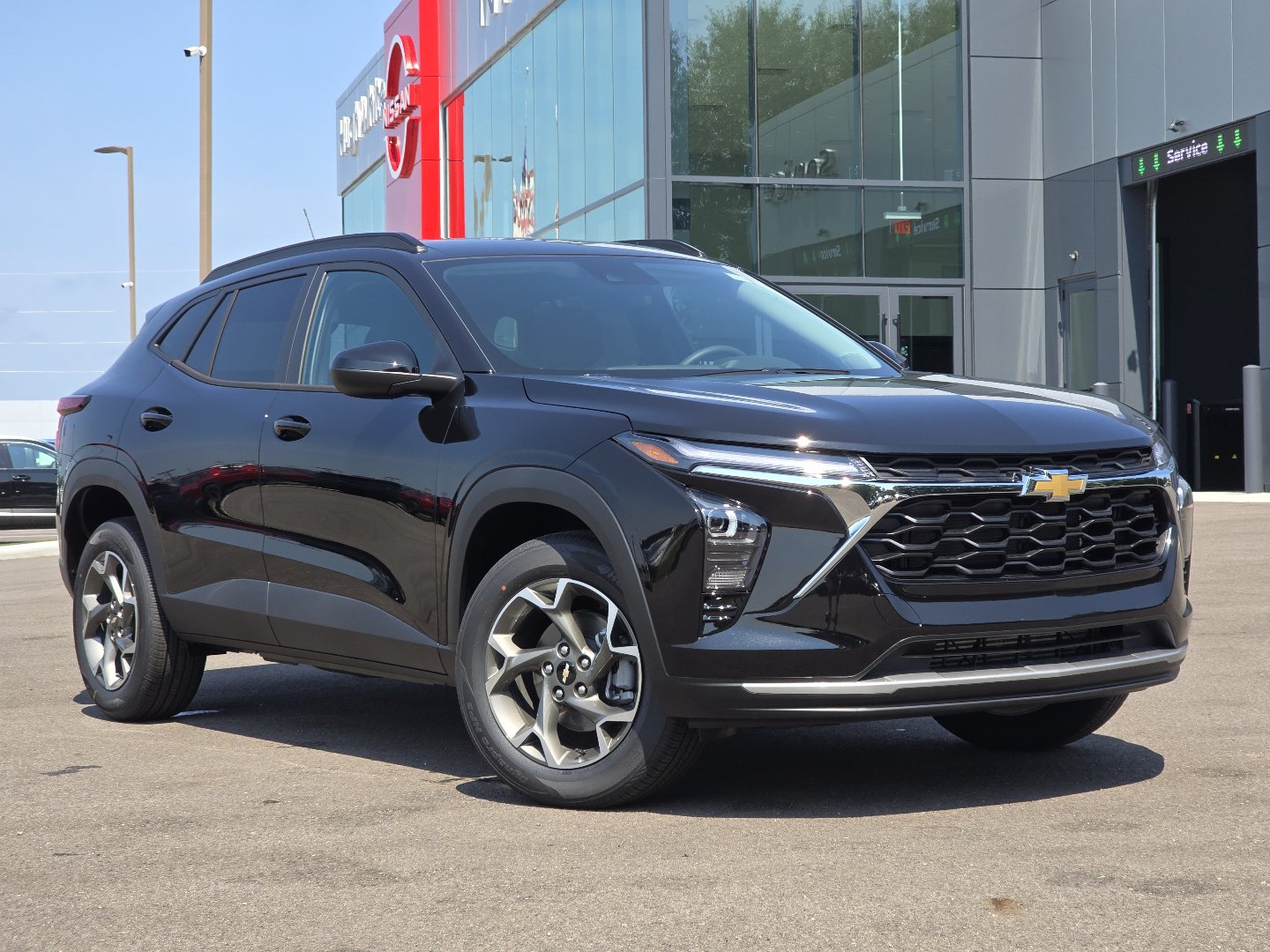 New 2026 Chevrolet Trax LT FWD image 2