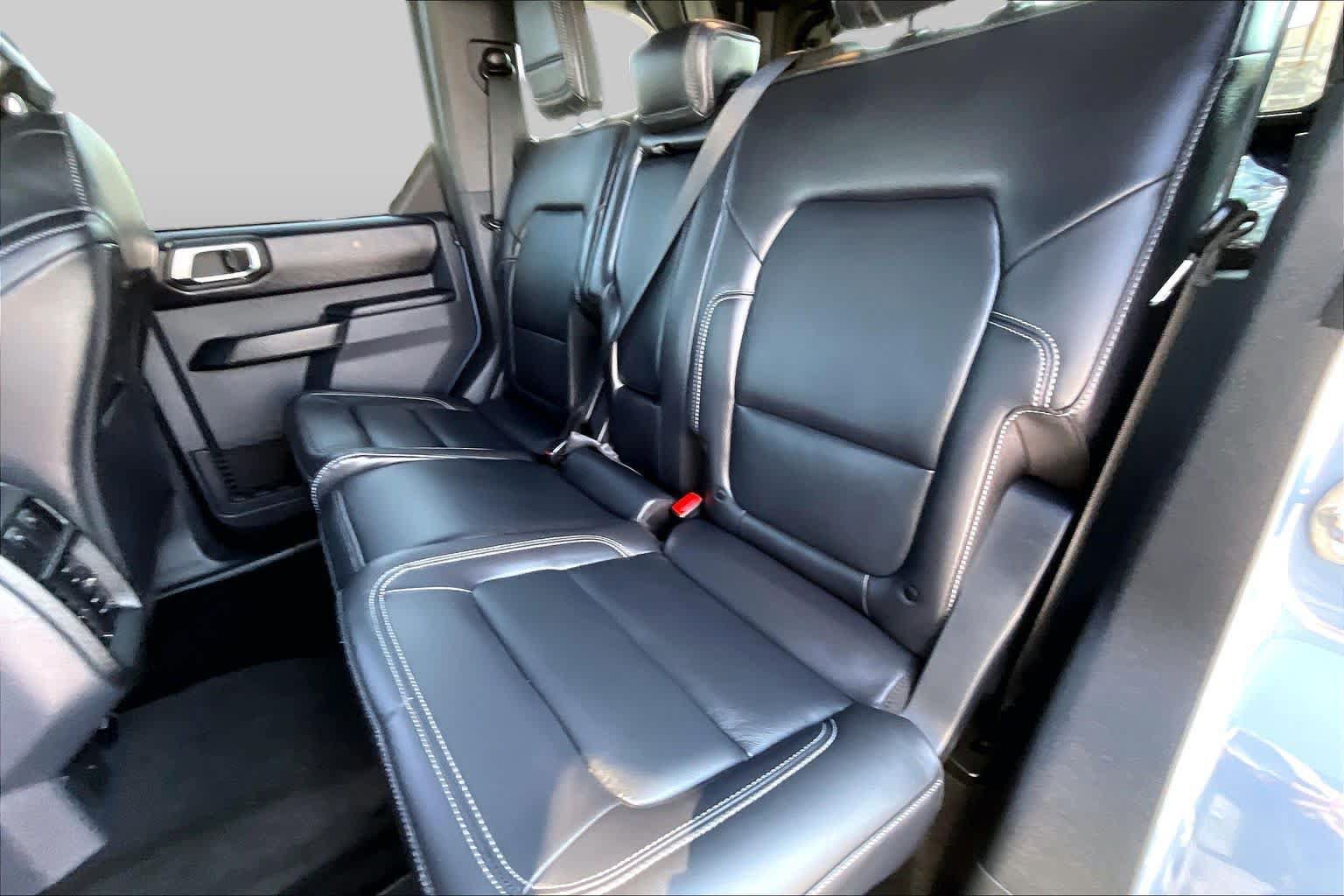Used 2025 Ford Bronco Outer Banks AWD/4WD image 19