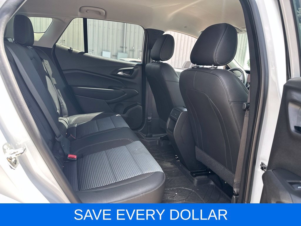 Used 2025 Chevrolet Trax LT w/ Driver Confidence Package FWD image 18