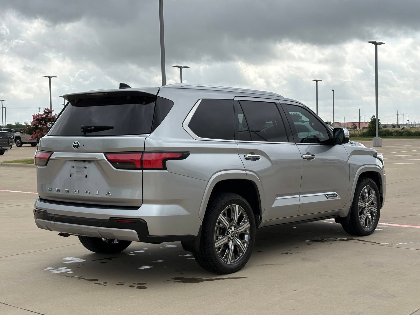 Used 2023 Toyota Sequoia Capstone AWD/4WD image 7