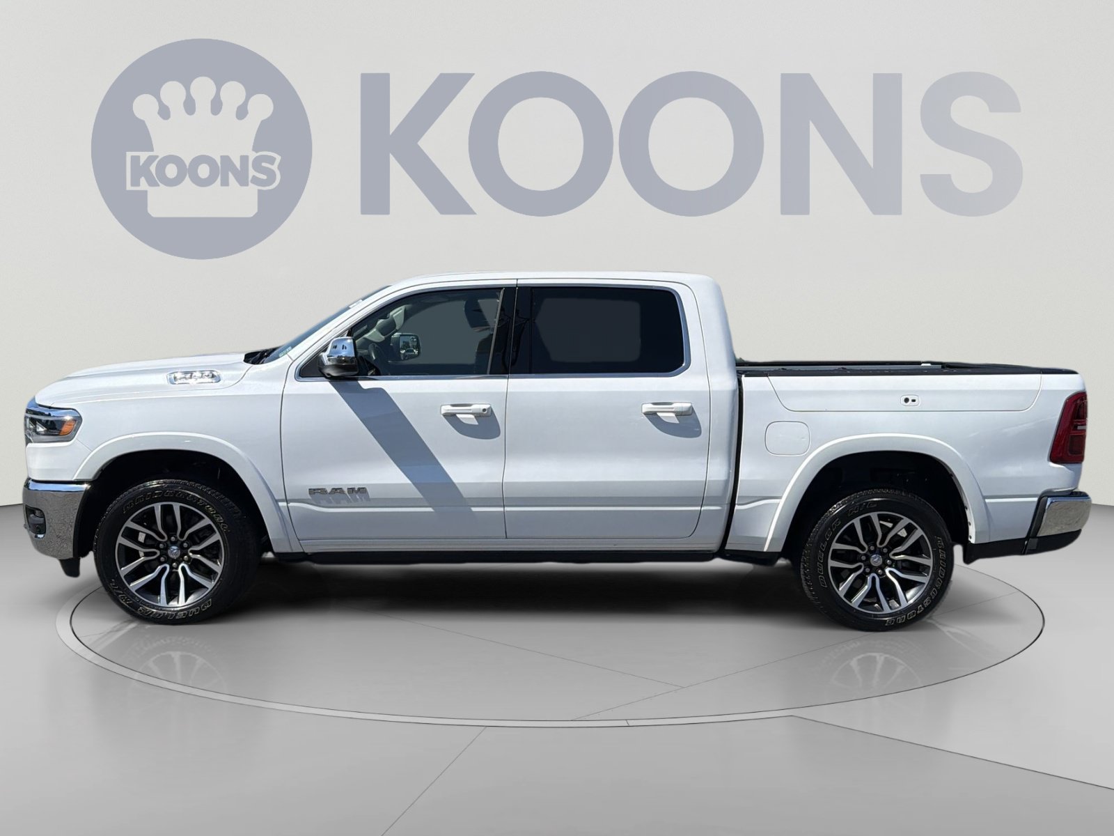 Used 2025 RAM 1500 Limited w/ Trailer Tow Group AWD/4WD image 2