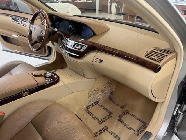 Used 2009 Mercedes-Benz S 550 4MATIC image 10