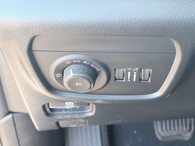 New 2026 Jeep Grand Cherokee Limited w/ Luxury Tech Group II AWD/4WD image 26