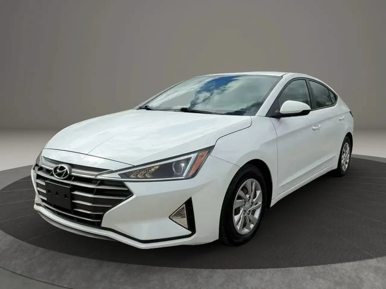Used 2020 Hyundai Elantra SE w/ Cargo Package (C1) FWD image 3
