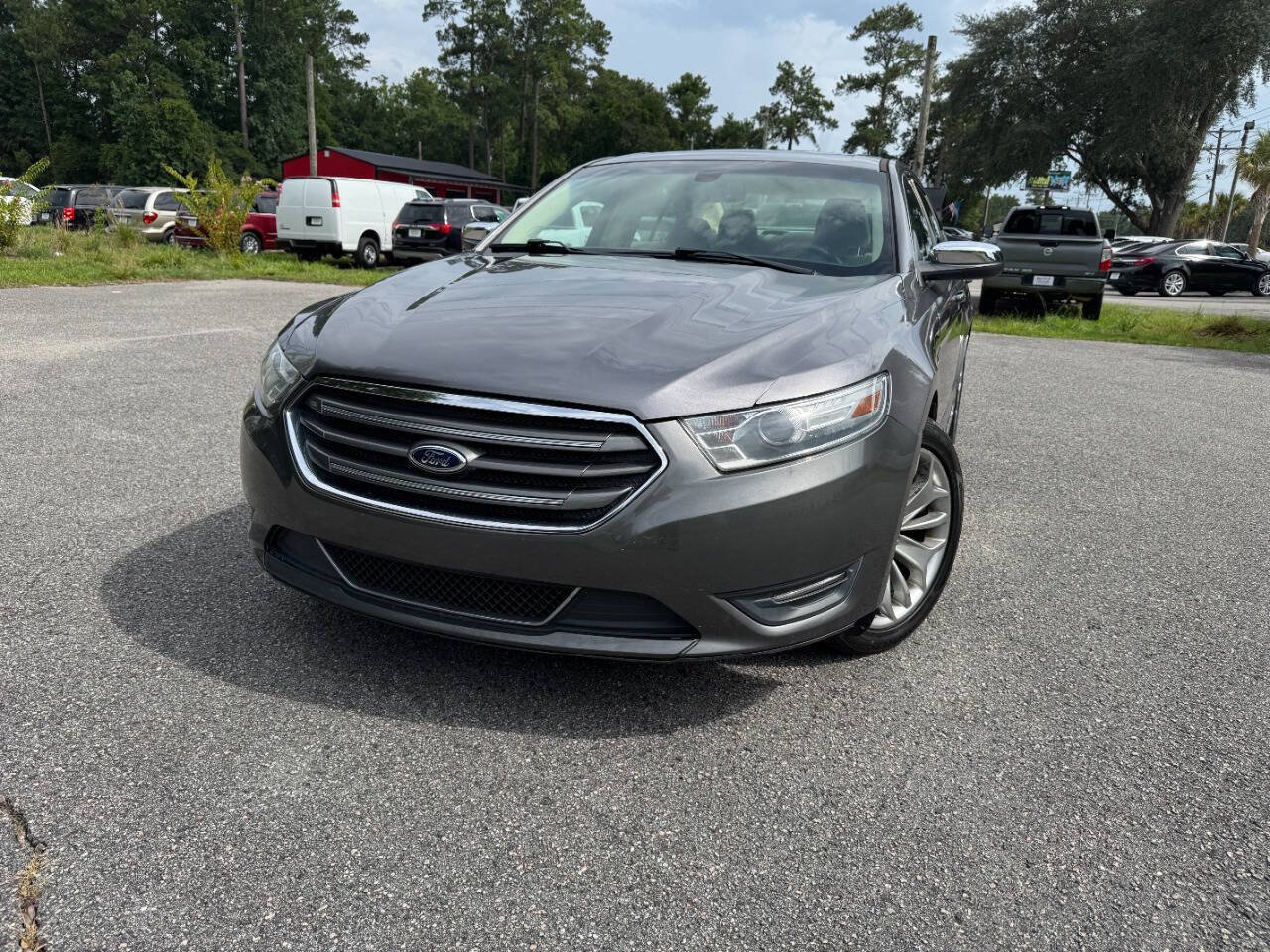 Used 2013 Ford Taurus Limited FWD image 28