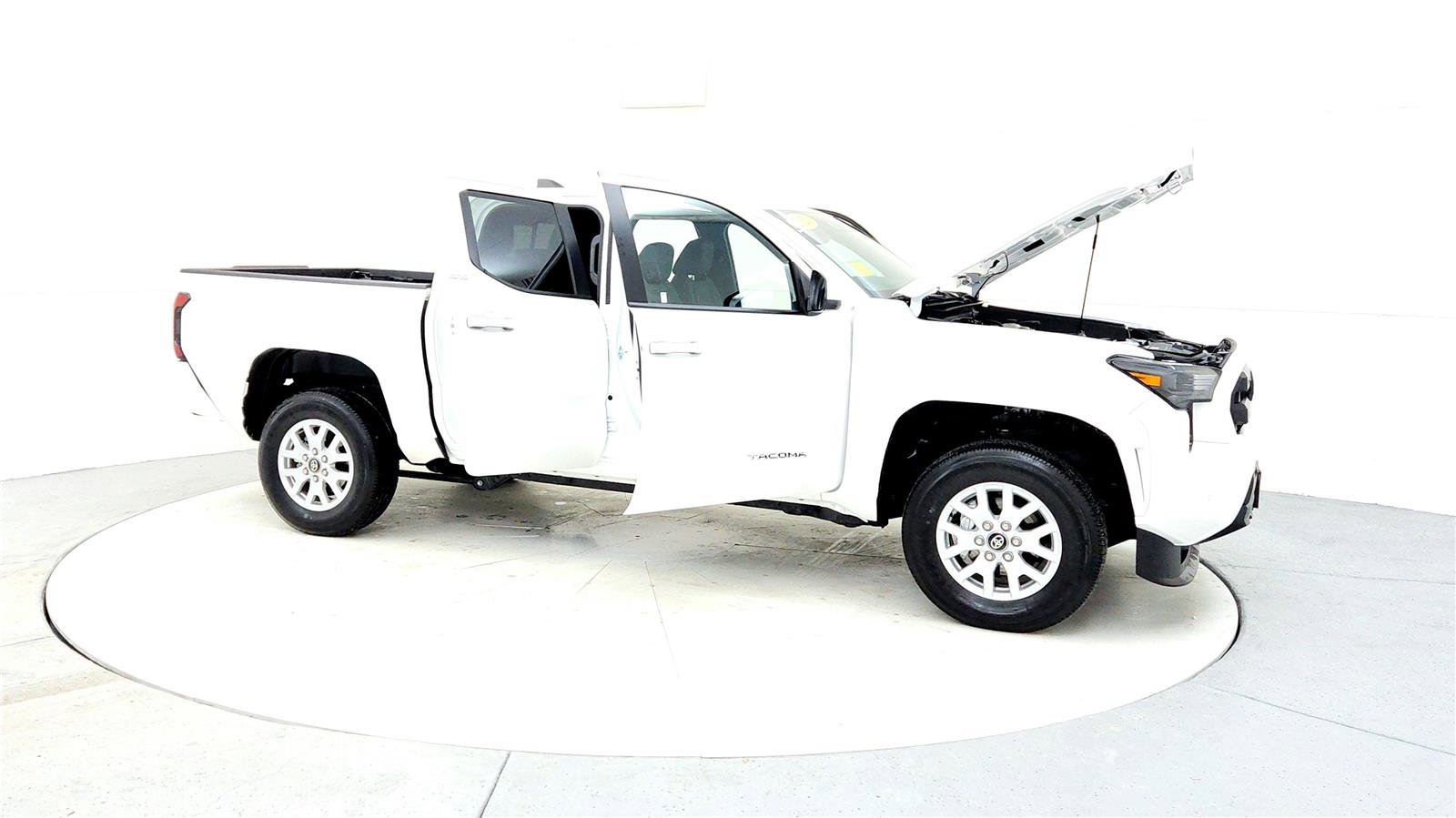 Certified 2025 Toyota Tacoma SR5 image 12