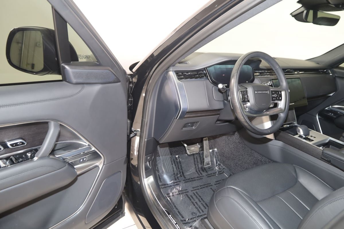 Used 2025 Land Rover Range Rover SE AWD/4WD image 57