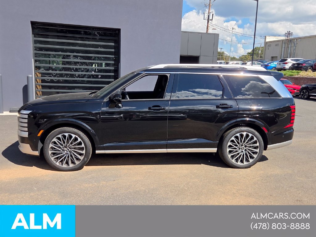 Used 2026 Hyundai Palisade Calligraphy FWD image 2
