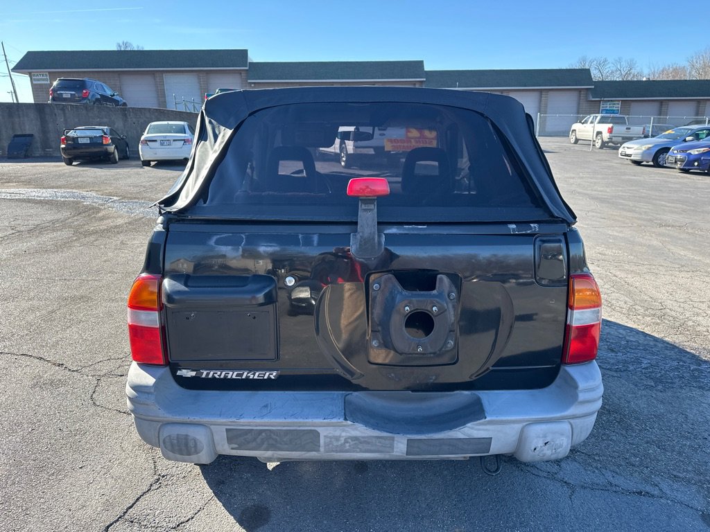 Used 2002 Chevrolet Tracker 2WD w/ Preferred Equipment Group image 7