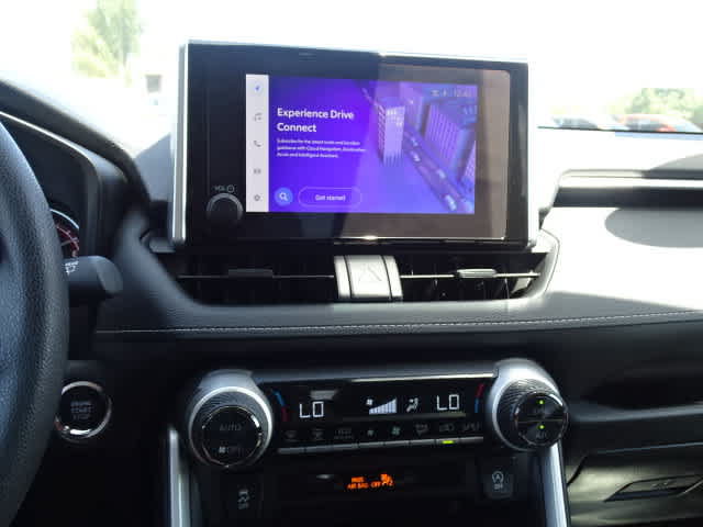 Used 2024 Toyota RAV4 XLE FWD image 29